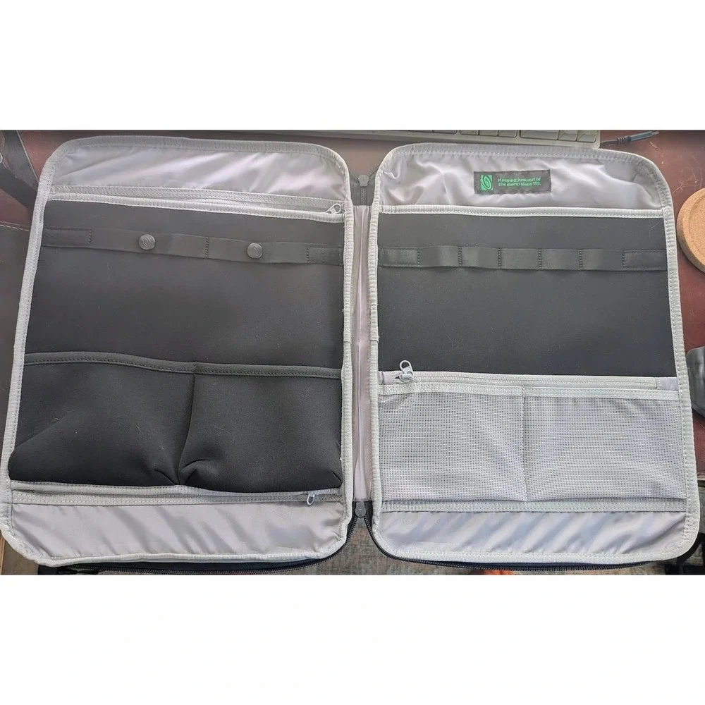 Timbuk2 stealth folio